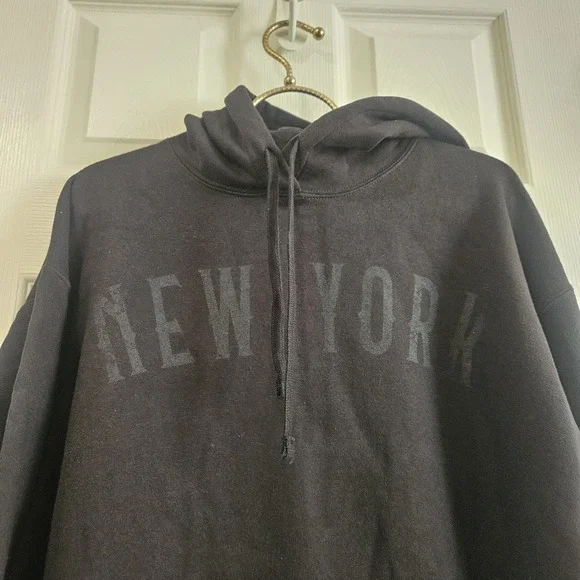 Port & Co New York Distressed-look Black Hoodie - Size XL - NWOT - Picture 3 of 11